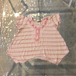 Little Mass girl’s size 6 summery top with flowers